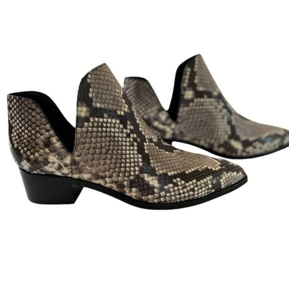 Marc Fisher Yilda Notched Western Leather Ankle Bootie Black Snake Size 8 - Picture 4 of 10